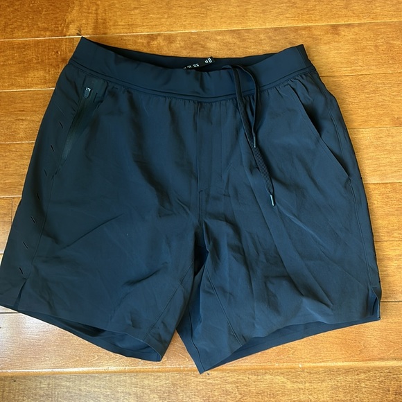 TenThousand Other - NWOT Ten Thousand Black Interval Short (With Liner) 7" Size Small